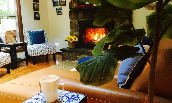 Lake Ariel Cabina | Cozyup@Catalan Caseta~Fall Foliage, Harvest Fest!