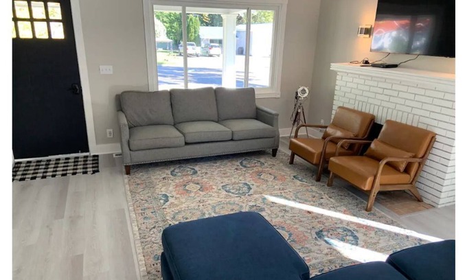 Paris Casa | Craftsman home -10 mins from North Shore Bear Lake