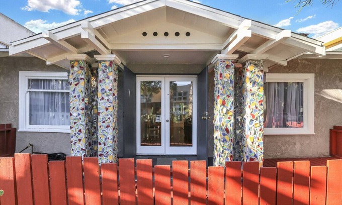 East Village Casa | Elegante casa de artesanos, a pasos de la playa, centro de LB, centro de convenciones