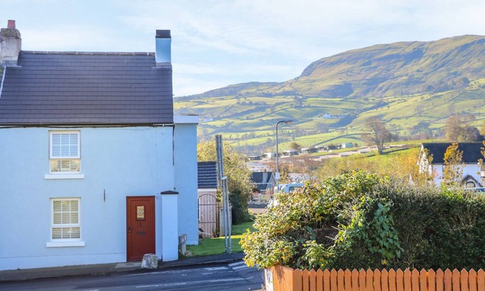 Carnlough Cabaña | Cranny Corner, CARNLOUGH
