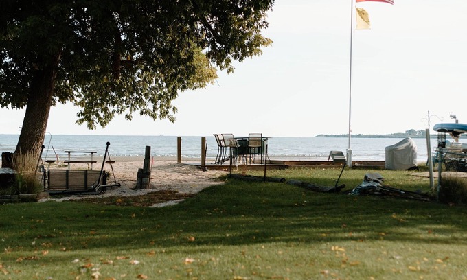 Bay City Casa | Crazy View Beach Front Bay City, MI