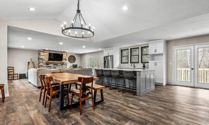 Lake Lure Casa | Creekside Cottage