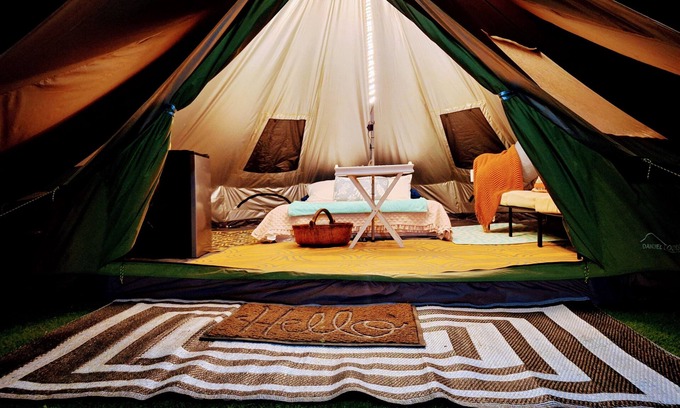 Cosby Alquiler De RV | Creekside Glamping Tent in the Smoky Mountains at Honesuckle Springs