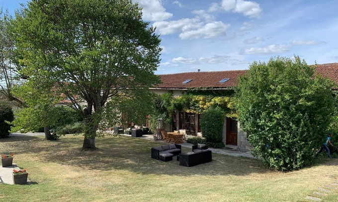 Dolmayrac Casa | Crillon Sleeps 8 con piscina compartida de 12m x 6m