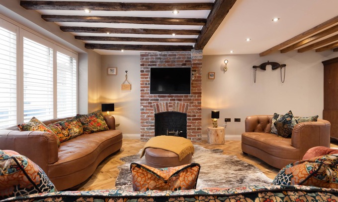 Canterbury Casa | Crippens,Absolutely Fabulous with Fire,Parking, EV, Central