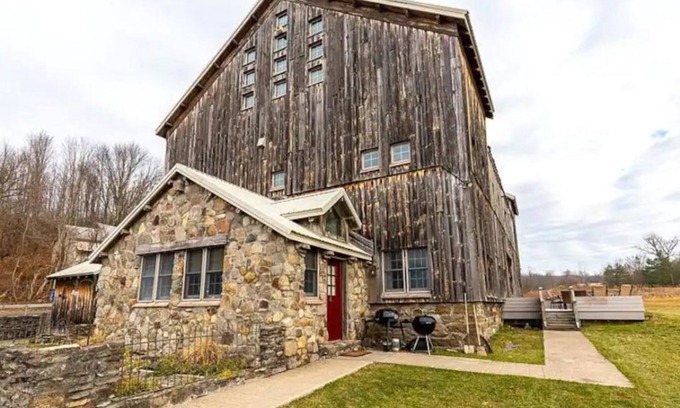 Ilion Casa | Cristman Barn & Events - 12k sqft barn Conversion - Sleeps 30