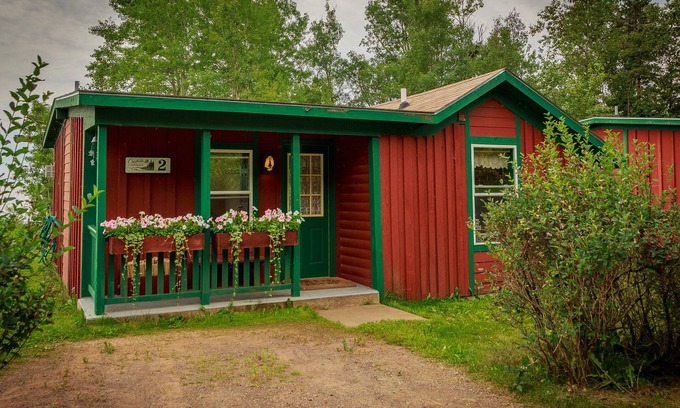 Croftville Cabaña | Croftville Road Cottages # 2. En la orilla del lago superior. Acogedor y Romántico.