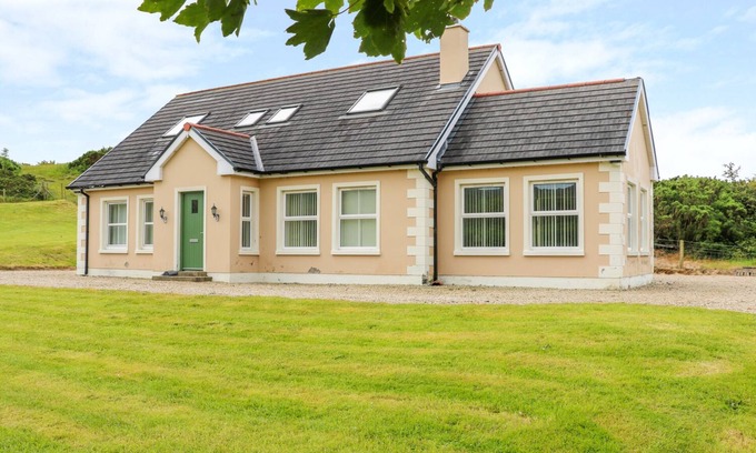 Donegal Casa | CROGHAN, pet friendly, with open fire in Portsalon, County Donegal