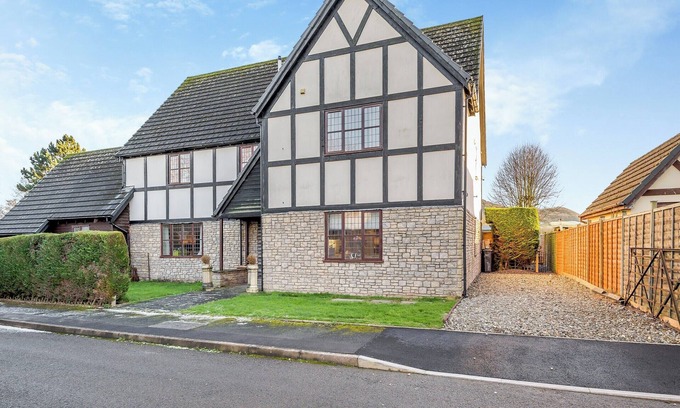 Winforton Cabaña | Cromwell House - UK42450