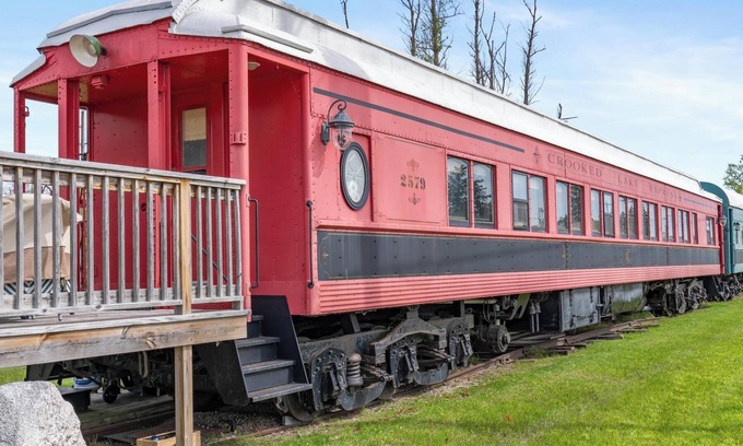 Conway Casa | Crooked Lake Express