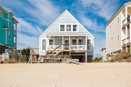 Oak Island Casa | Cuddlefish by Oak Island Accommodations