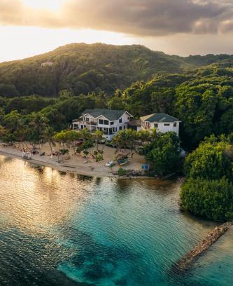 Brick Bay Complejo | Curacion Beach Resort