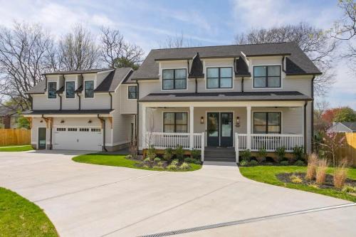 Donelson Hills Casa | Custom Home Office Suite Game Room & Fire pit
