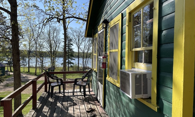Nevis Cabina | Cute Cabin for Two at Green Valley Resort on Seventh Crow Wing Lake