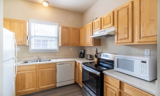 Old East Hill Casa | Cute Cottage | 2 Bed, 1 Bath