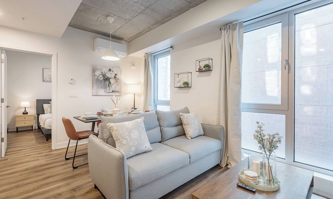 Shaughnessy Village Apartamento | Cute Gem in Downtown Montreal