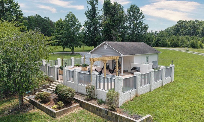 Cabarrus County Cabaña | Cute Tiny House on 5 Acres w/ Fantastic Outdoor Spaces