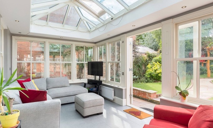 Kenilworth Casa | CV8 2GB 17 Stoneleigh Road, Kenilworth · Spacious 4Bed Home in Kenilworth with Parking | Pass The Keys