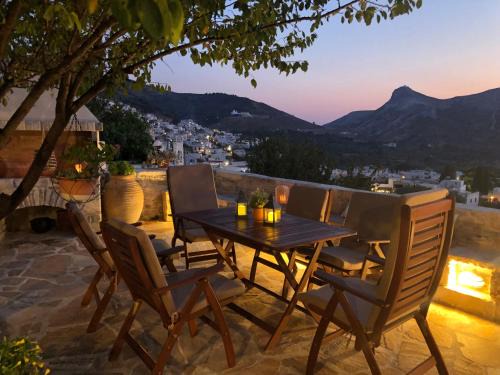 Filoti Casa | Cycladic Luxury Maisonette
