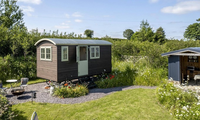 New Quay Cabaña | Cynefin, Nanternis - One Bedroom Cottage, Sleeps 2