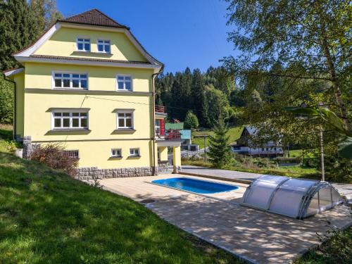 Albrechtice v Jizerskych horach Casa | Holiday Home Villa Weber by Interhome