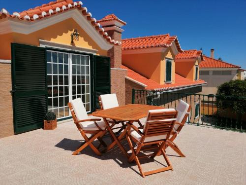 Lourinha Casa | D´YELLOW HOUSE - Beach and Countryside