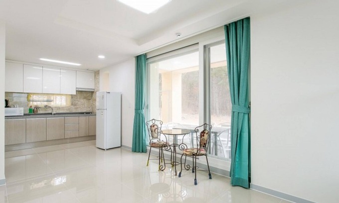 Yongdam Fishing Village Casa | Daebudo Gold Pension