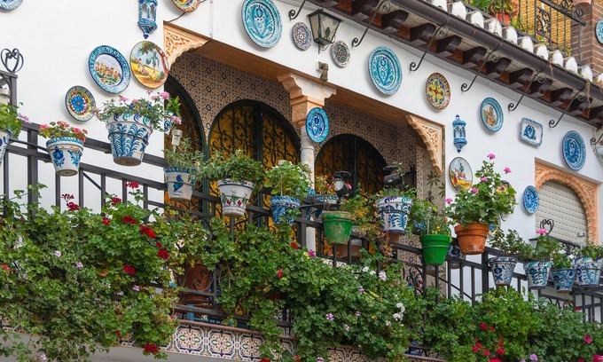Centro - Sagrario Apartamento | Dalí's Sanctuary in Granada Private Parking Free
