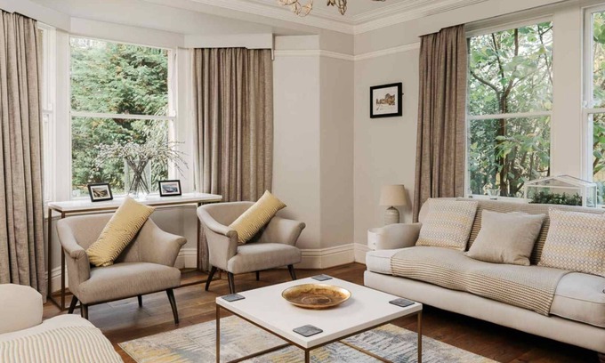 Litton Casa | Dale House, large farmhouse in Litton with cosy country pub and fabulous walks close by.