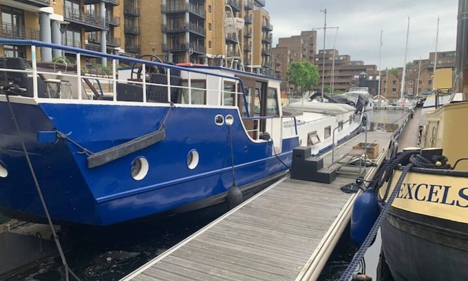Tower Hill Alquiler De Eote | Dana, Historic Dutch Barge in idyllic location , Central London