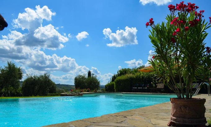 Scandicci Casa | Dante Country House - Casa con Piscina Privata e Jacuzzi tra Firenze e Chianti