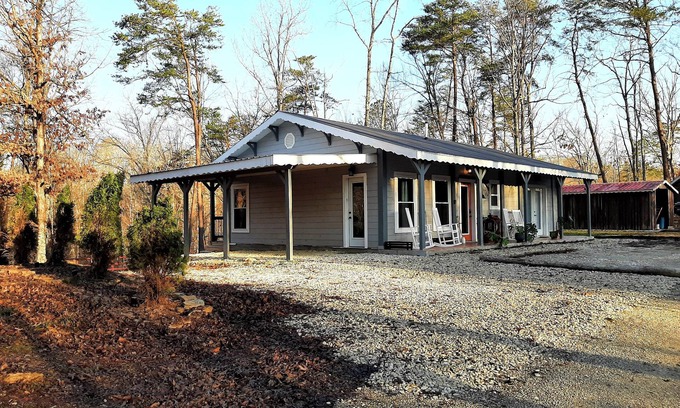 Stanton Cabina | Dappled Grey Cabin with hot tub at Red River Gorge