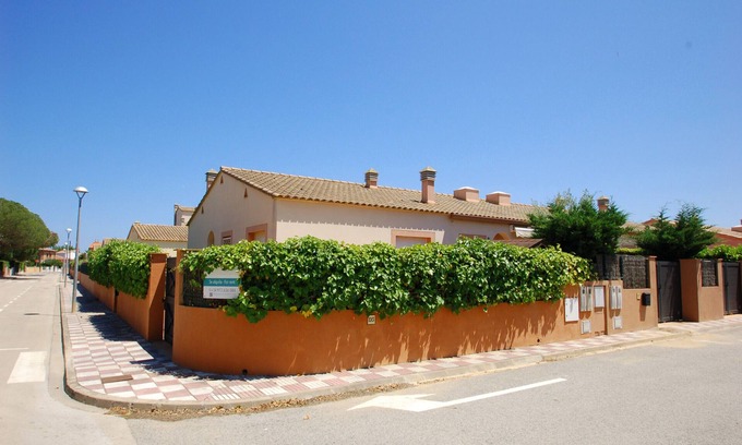 Mas Pinell Chalet De Esquí | Daró 2D 135 - Aire, Piscina, Sat TV