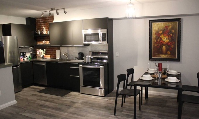 Orillia Apartamento | DaVel DeLuxe Sunsets