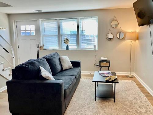 Joslyn Castle Apartamento | Davenport Dwellings-Two Bedroom Close to UNMC
