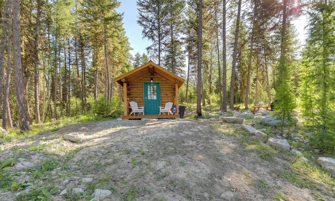Marion Cabina | Day Trip to Glacier NP: Nature-Packed Cabin!