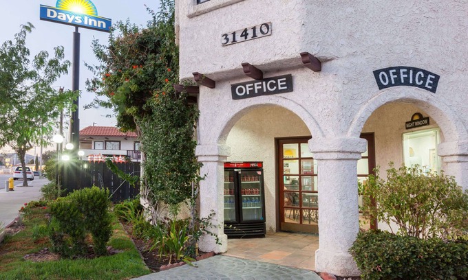 Castaic Hotel | Days Inn by Wyndham Castaic Six Flags Magic Mountain