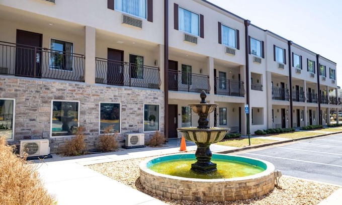 College Park Hotel | Days Inn by Wyndham College Park Atlanta Airport South