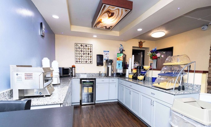 Huber Heights Hotel | Days Inn by Wyndham Dayton Huber Heights Northeast