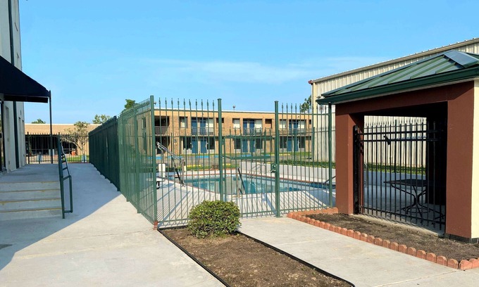 LaPlace Hotel | Days Inn by Wyndham LaPlace- New Orleans