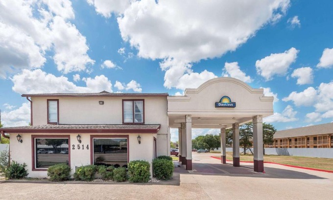 College Station Hotel | Days Inn by Wyndham Bryan College Station