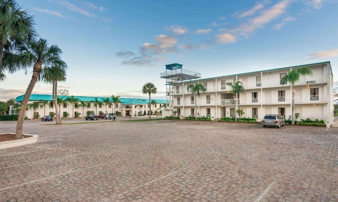 Taylor Creek Complejo | Days Inn & Suites by Wyndham Lake Okeechobee