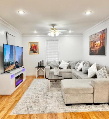 Douglas Park Casa | DC Getaway Cozy 4BR Oasis by Metro and Airports