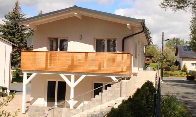 Neuhaus-Schierschnitz Apartamento | Vacation apartment/apartment for 5 guests with 65m² in Föritztal OT Neuhaus-Schierschnitz (156150)