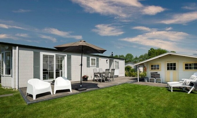 Goedereede Chalet De Esquí | De Goede Ree 20 comfortable chalet near the North Sea