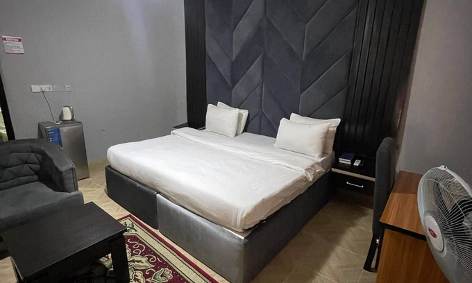 Uyo Hotel | DE ROSS HOTEL & SUITES