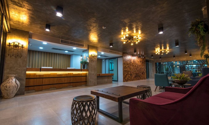 Nai Mueang Hotel | De V Loft Hotel