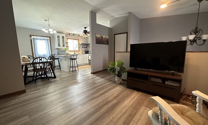 Shakopee Casa | Dear Spring and Summer Lovers, Quickly Place Your Reservation Twin Cities Heart