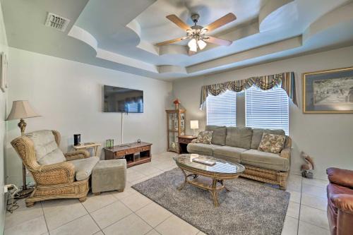 Port Isabel Casa | Deck and Pool Access Long Island Village Escape!