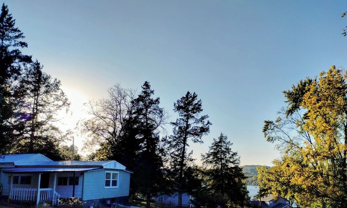 Camdenton Casa | DECK, Hiking, CAVES, kayak, Lake access, WiFi, Amphitheater, HAHA State Park